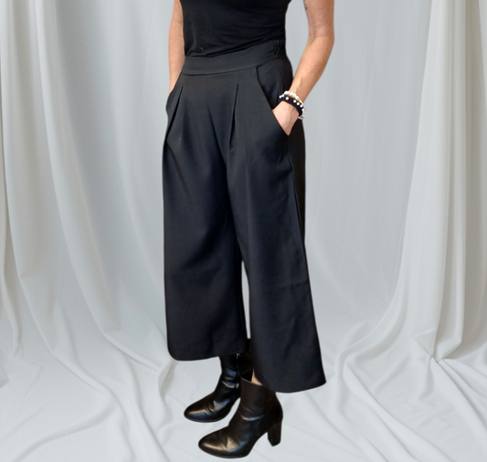 Sorte stumpebukser til damer – klassisk og komfortabel