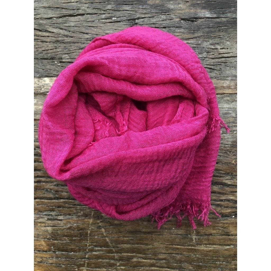 Fushia viskose tørklæde.