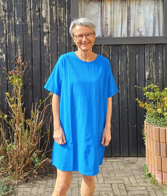 Cobolt blå sommertunika i hørblanding.