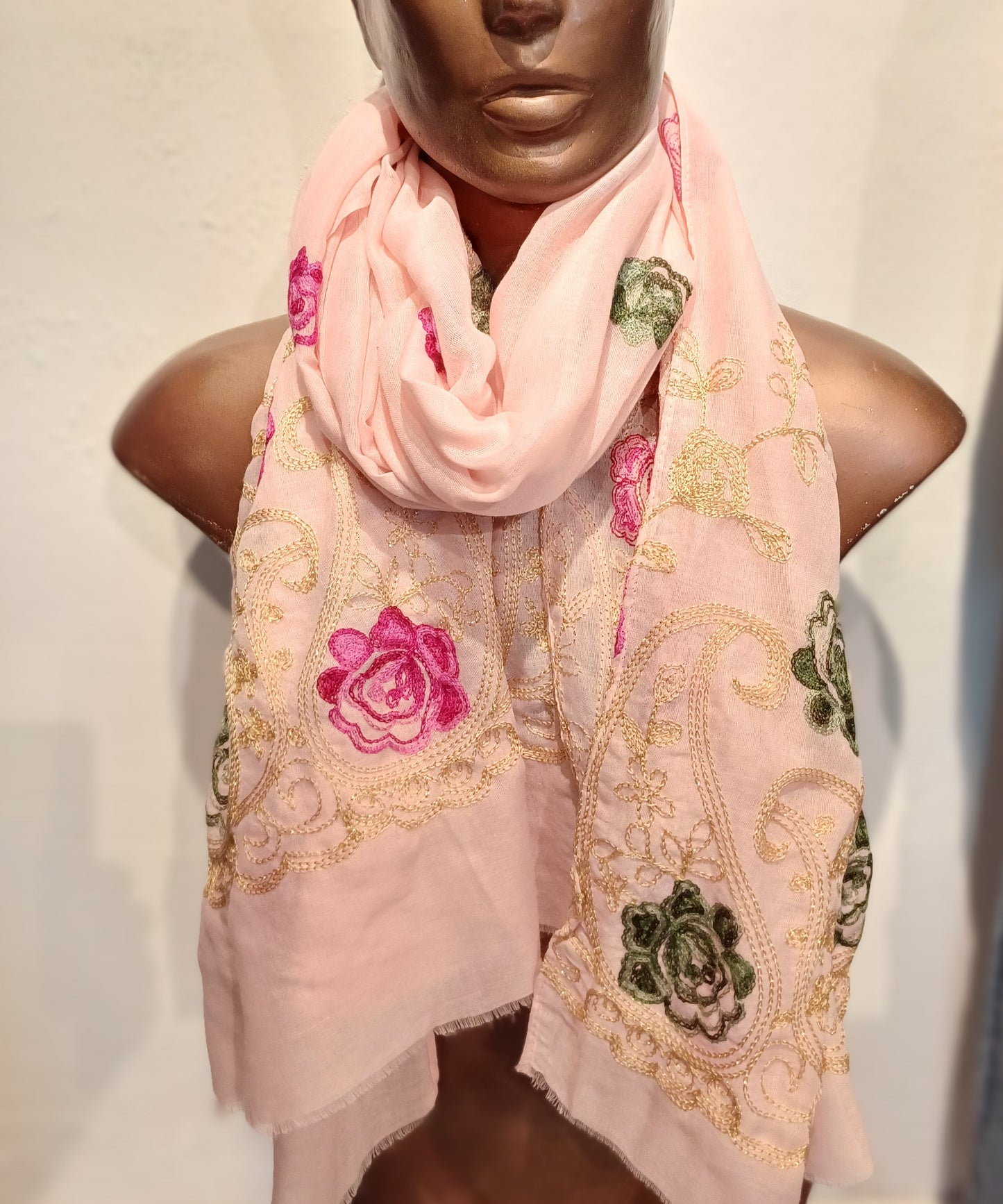 Rosa boho blomstret tørklæde.