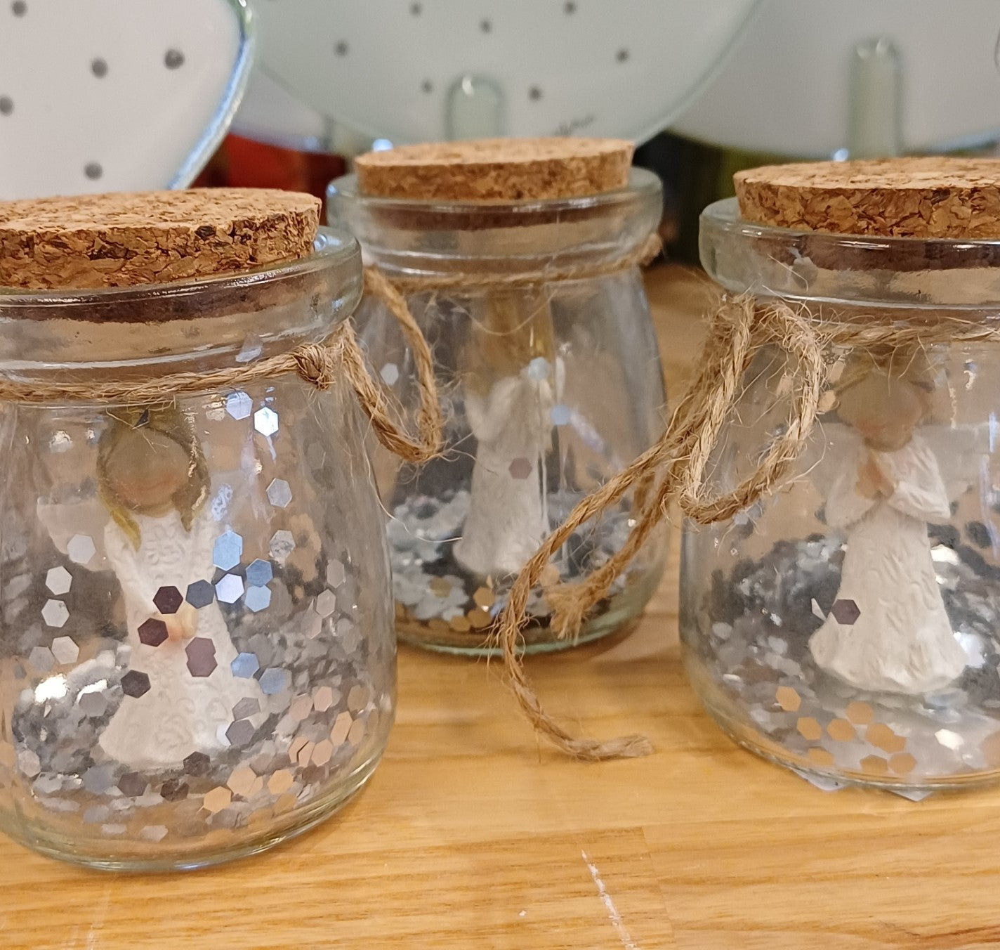 Lille engel i glas med sølvglitter – Engle samler