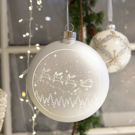 Sølv julekugle med LED lys – stemningsfuld julepynt