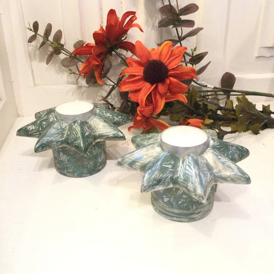 Håndmalet stjernelysestager i grønne nuancer