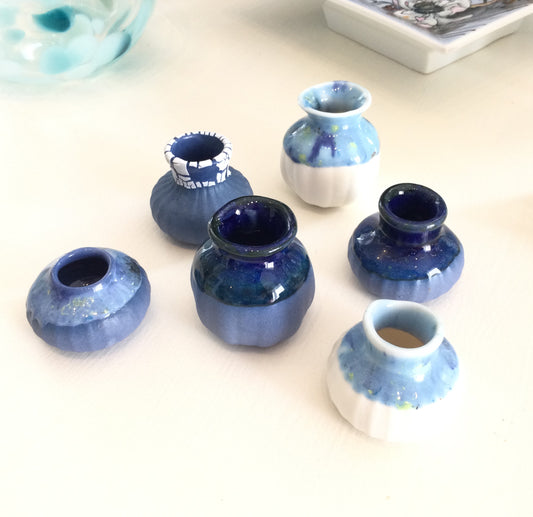 Mini mini keramik vaser.