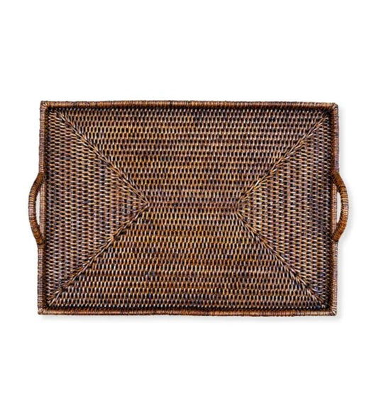 Smuk stilfuld flette rattan bakke i naturlig brun lakeret.