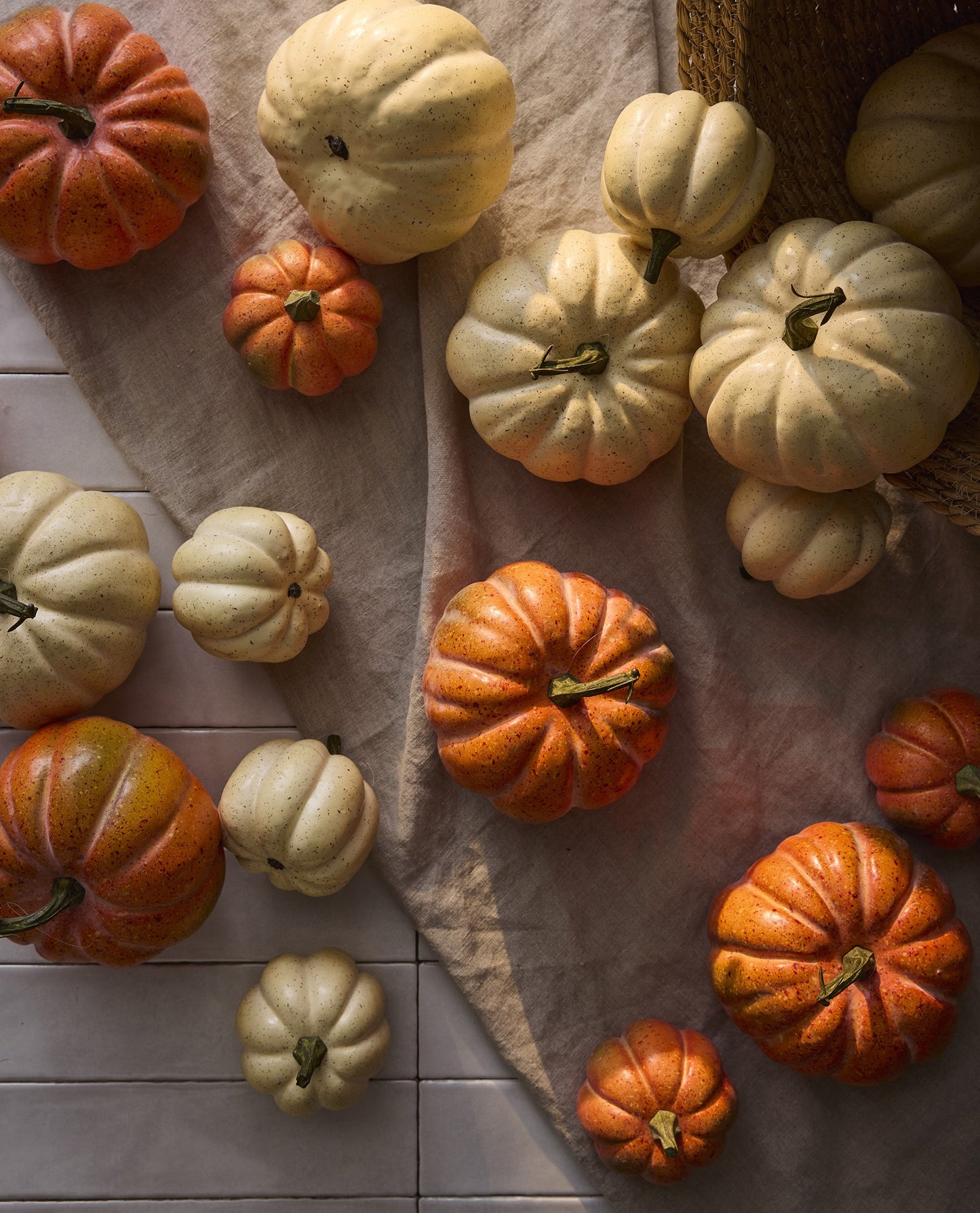 Cream græskar pynt – Elegant efterårs- og Halloween dekoration