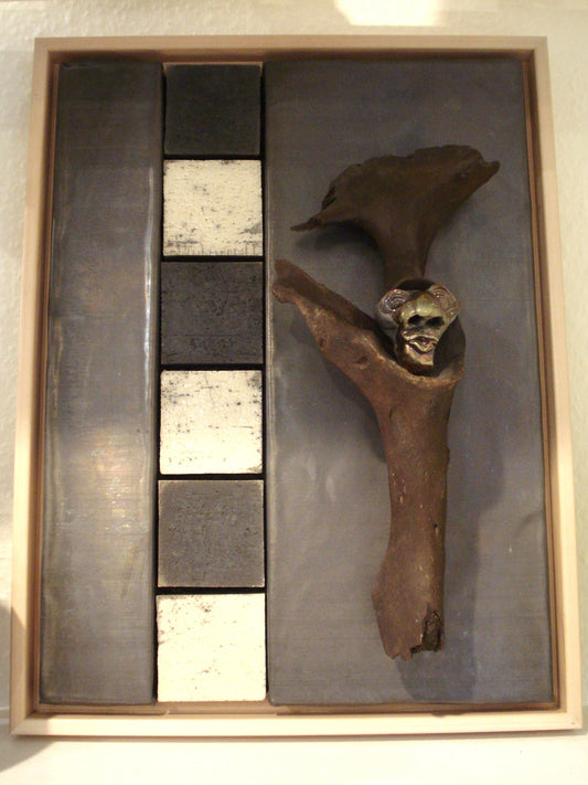 Manden og hesten keramik relief.