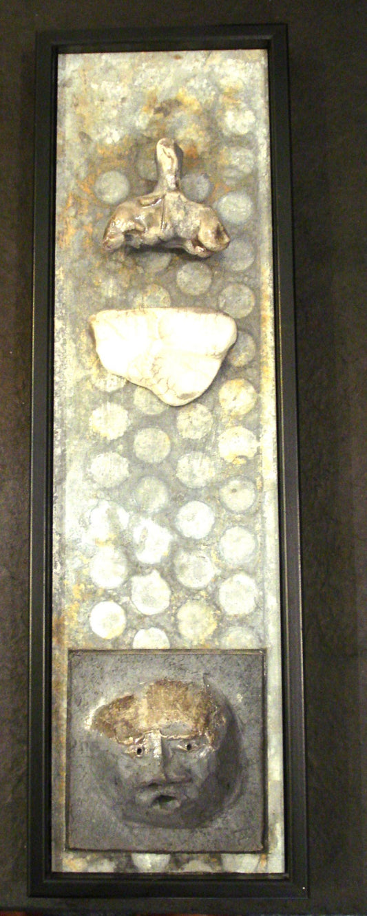 Half and half keramik relief.