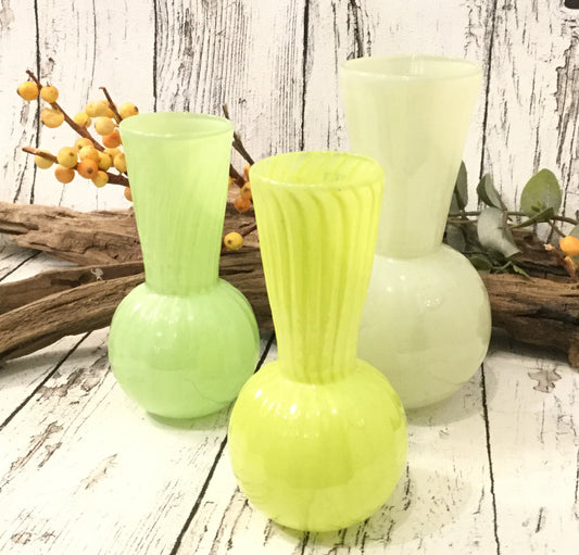 Nøglehuls vase i gulgrønne nuancer