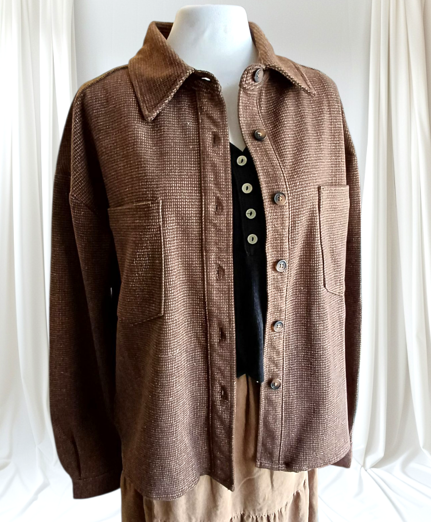 Brun tweed look skjortejakke – klassisk og stilfuldt