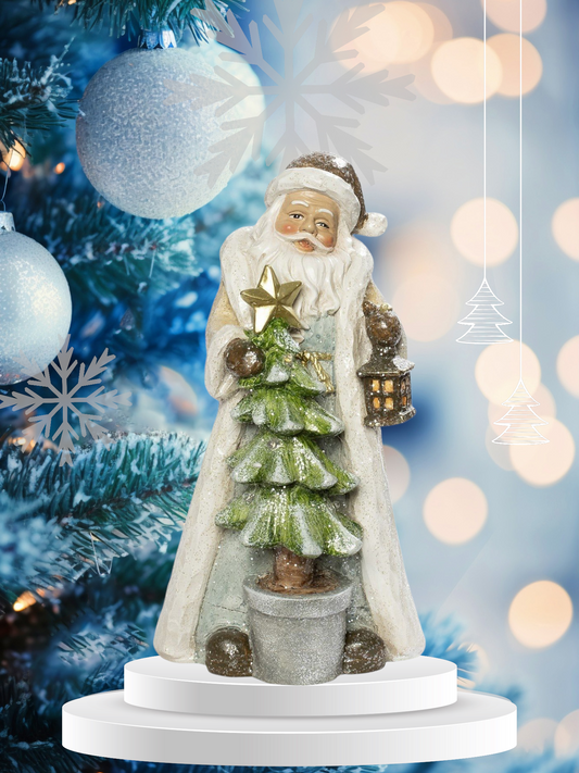 Julemand figur i cremet frakke med juletræ med LED lys.