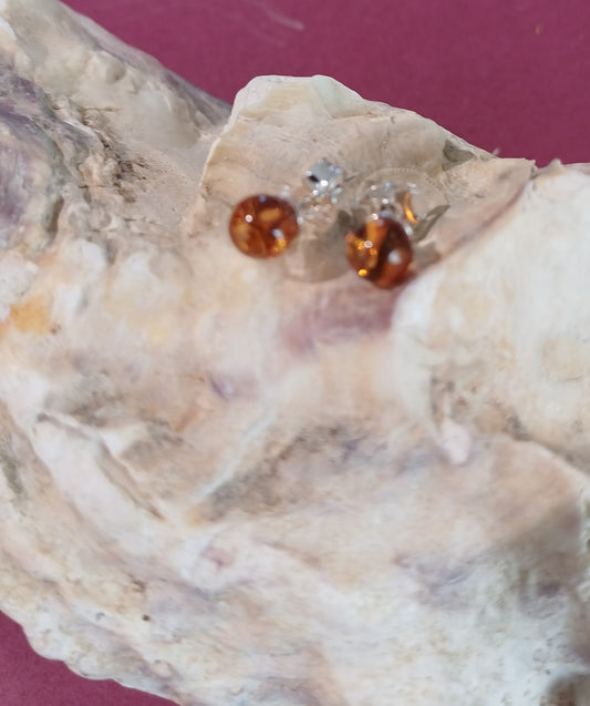 Rav kugle ørestikker.