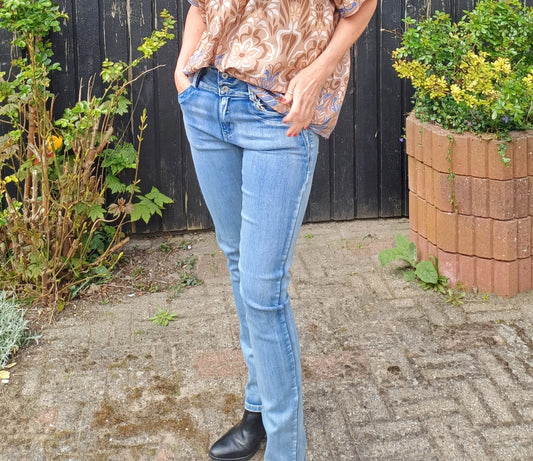 Denim jeans buks, Gussi.