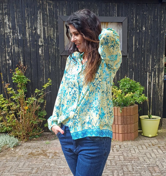 Mønstret viskose skjorte.