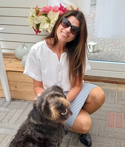 Blå stribet nederdel.