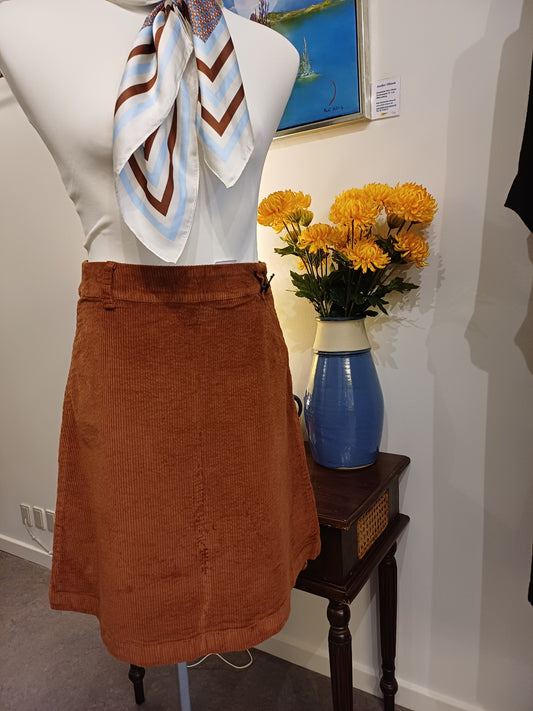 Kort fløjl nederdel i A-form