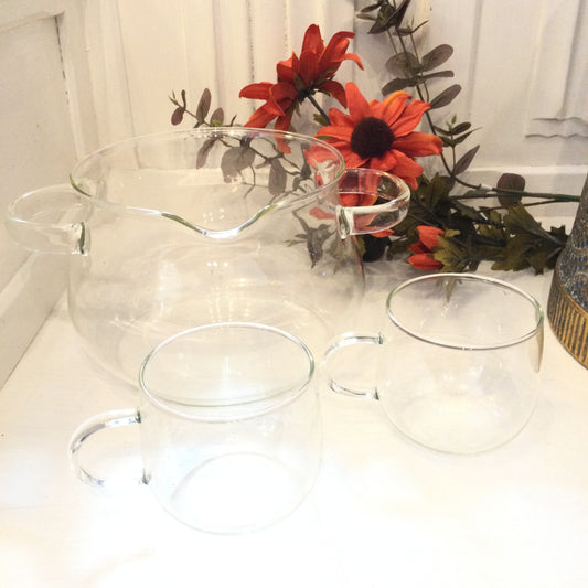 Glas punch bowl med kopper.