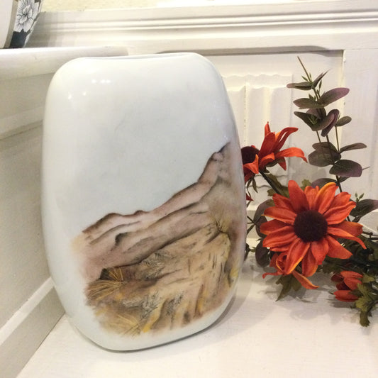 Porcelænsvase falk.