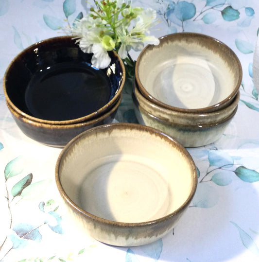 Hvid dessertskål i keramik.