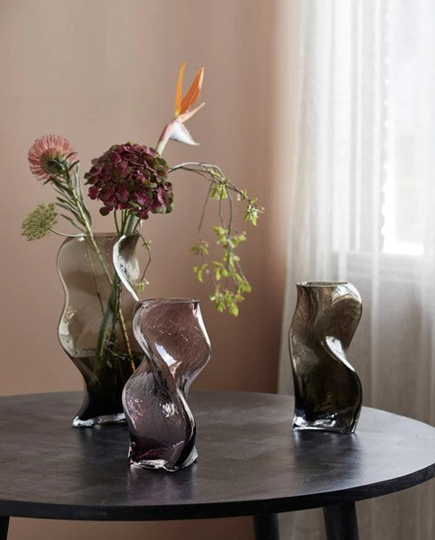 Flame glas vase i gammelrosa.