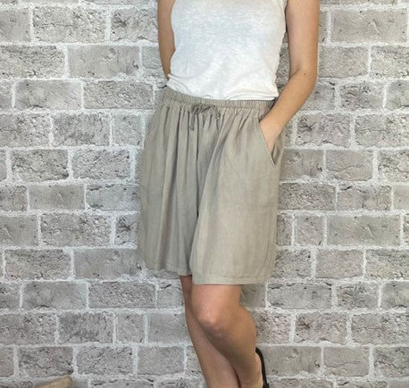 Mørksand shorts.