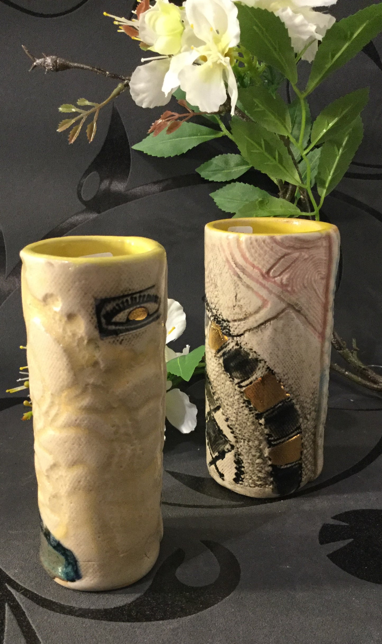 Mini gule keramik vaser.