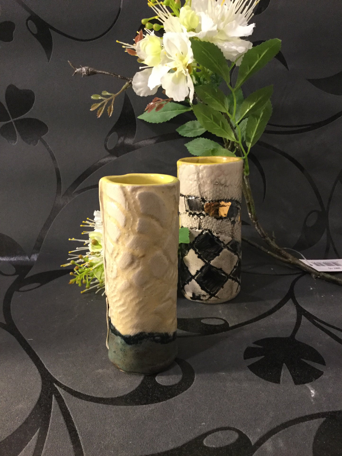 Mini gule keramik vaser.