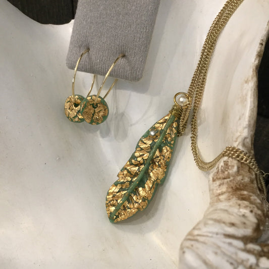 Fjerhalskæde grøn polyfjer